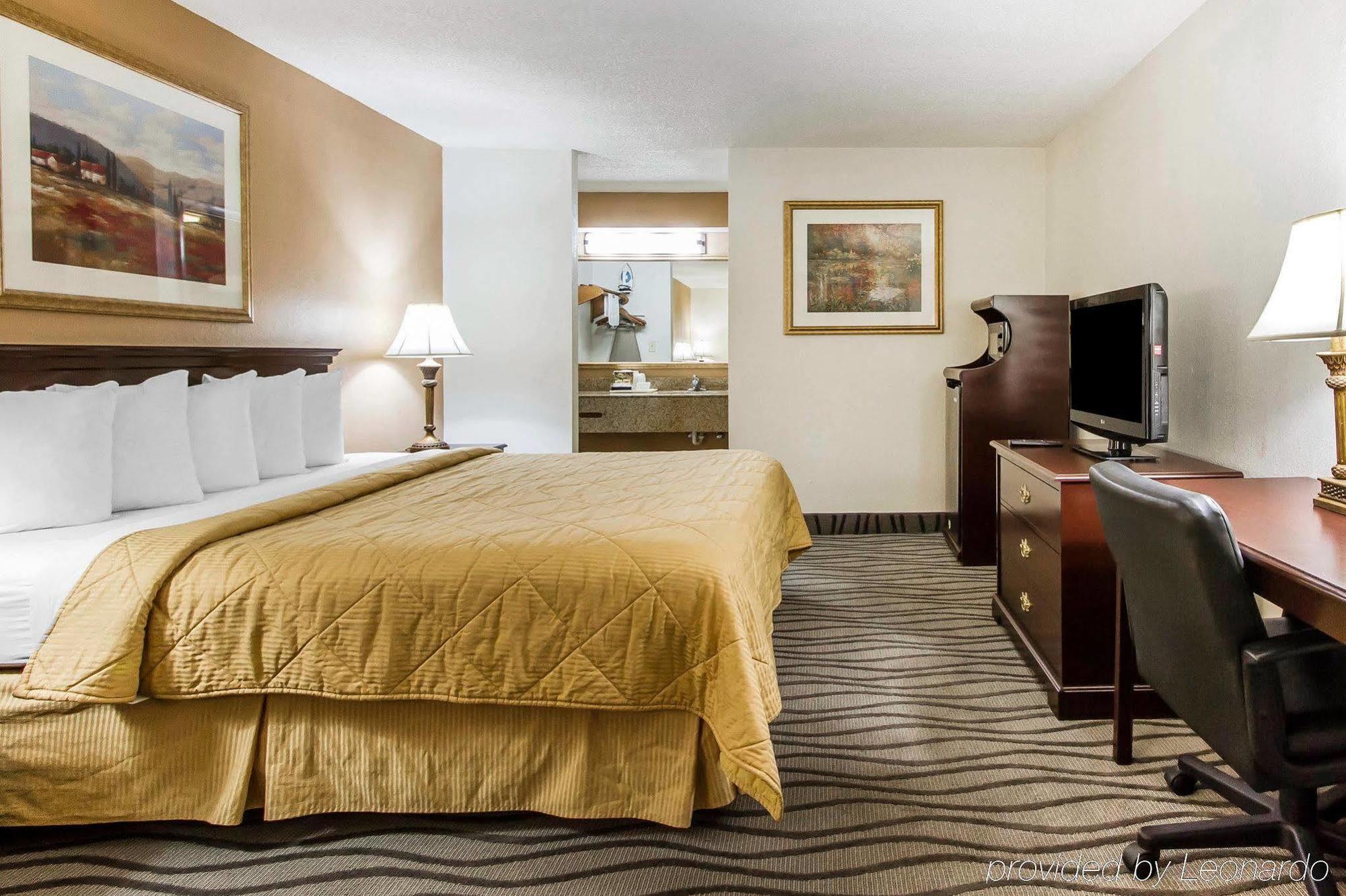 Executive Inn And Suites إنتربرايز المظهر الخارجي الصورة