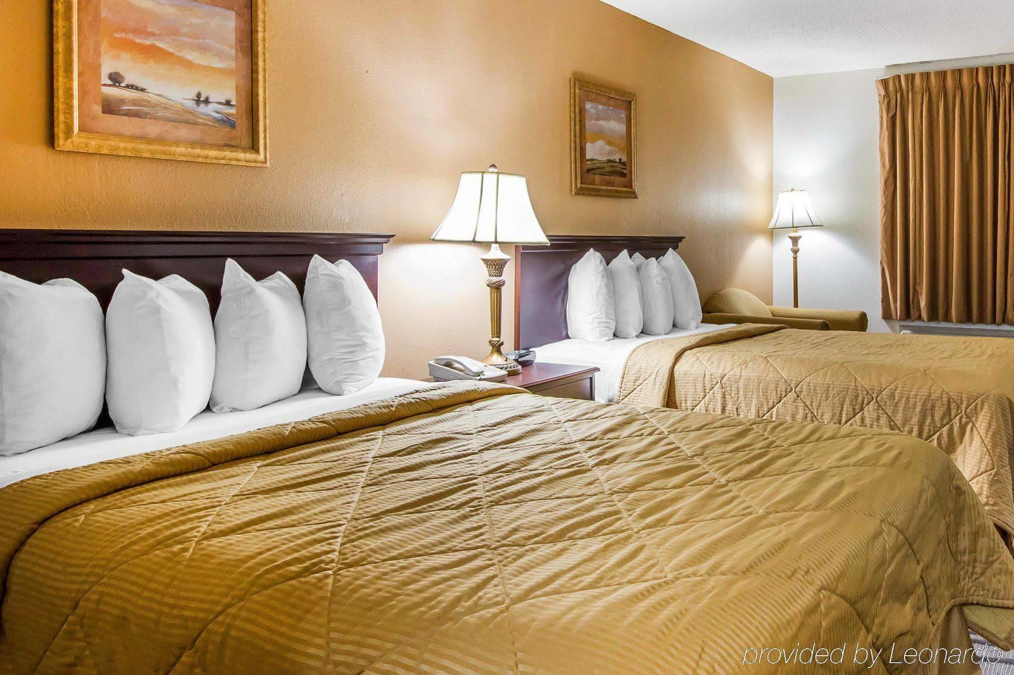 Executive Inn And Suites إنتربرايز المظهر الخارجي الصورة
