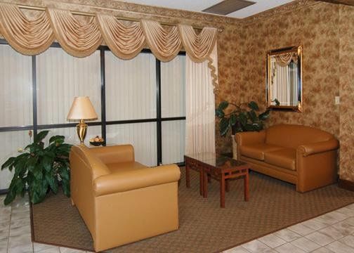 Executive Inn And Suites إنتربرايز المظهر الخارجي الصورة
